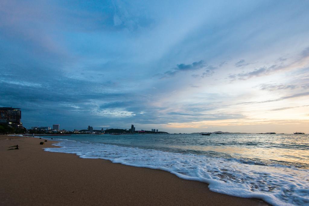 Seashore Pattaya Resort Esterno foto